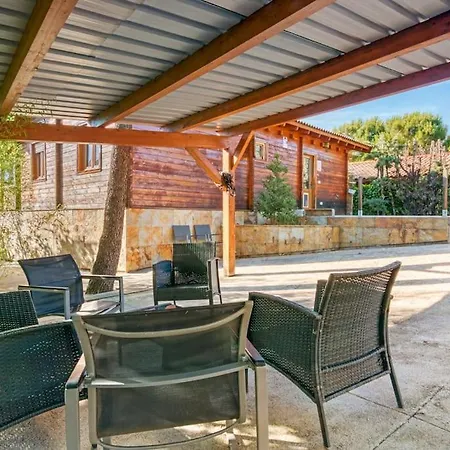 Cozy Wood Cabin, Casino, Pool, 25 Min To Center Villa Madri