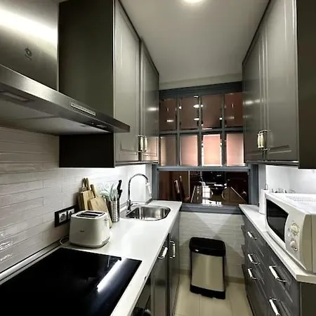 Apartamento Con Parking En Centro De Madrid-chamberi * Madrid