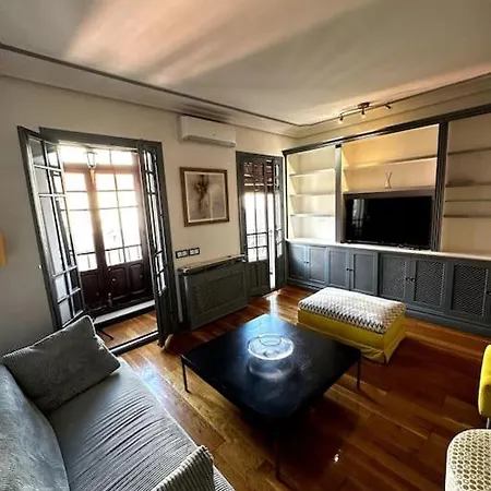 Apartamento Con Parking En Centro De Madrid-chamberi *