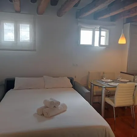 Emblematic Flat In - Arenal Apartment Madrid