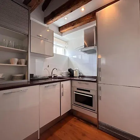Emblematic Flat In - Arenal Madrid
