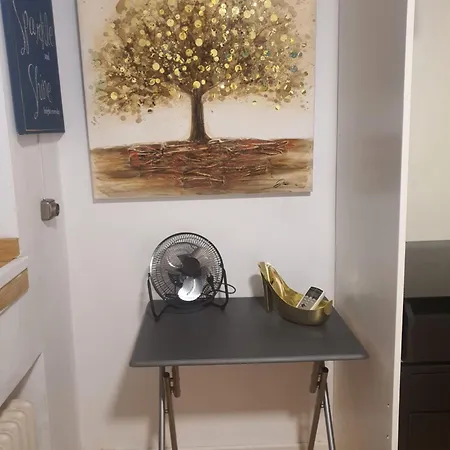 Libros Y Plantas A 5 Minutos Del Centro En Bus Apartment *