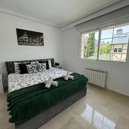 Moderna Casa De Lujo Con Jacuzzi En El Jardin Holiday home Madrid