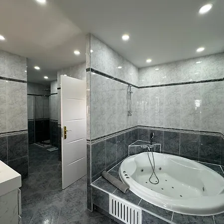 Moderna Casa De Lujo Con Jacuzzi En El Jardin Holiday home *