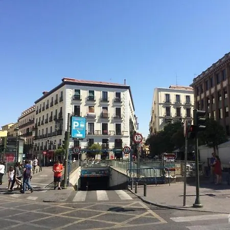 Puerta Del Sol -de La Cruz Isabel I0 & Parking *
