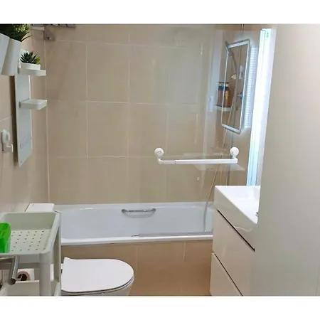 Piso Con Piscina Cerca Del Aeropuerto By Bebalmy *