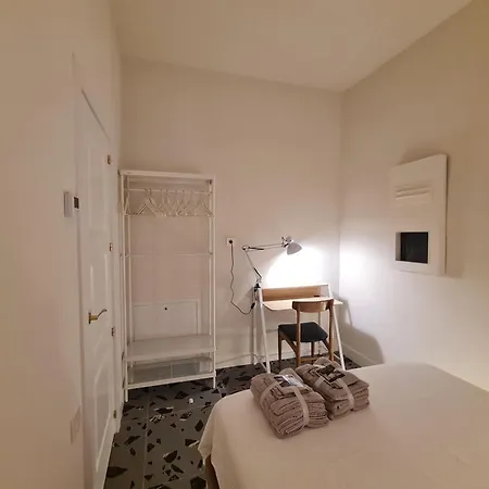 Apartment Center With 2 Bedrooms *