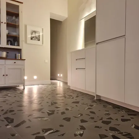 Center With 2 Bedrooms *