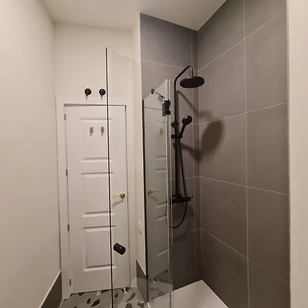Center With 2 Bedrooms *