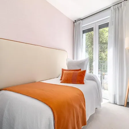 Perfectly Placed For 3 In La Latina Just Around The Corner From El Rastro Latina Toledo Iv Apartment Madrid