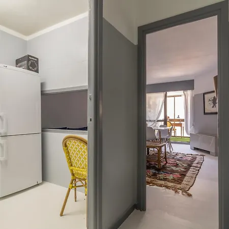 Bright Apartment-1bedroom 1bath-salamanca Apartment *