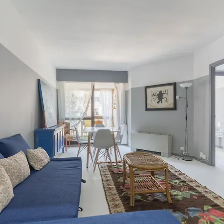 Bright Apartment-1bedroom 1bath-salamanca Apartment *
