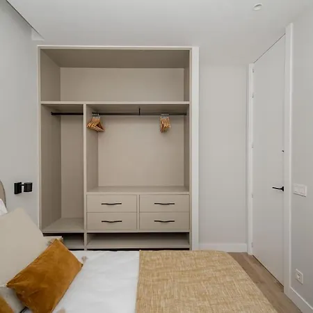 Malasana Viii Calle Jesus Del Valle 3br 3bh * Madrid