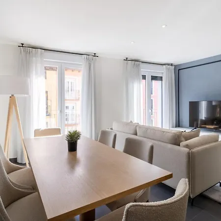 Escape In Trendy Triplex With Terrace In The Heart Of Toledo Atico Ii Madrid