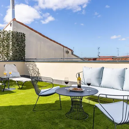 Escape In Trendy Triplex With Terrace In The Heart Of Toledo Atico Ii Madrid
