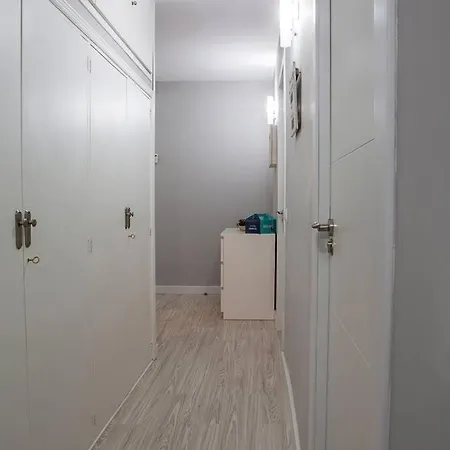 Lovely 3 Bedroom Next To Fuencarral Madrid