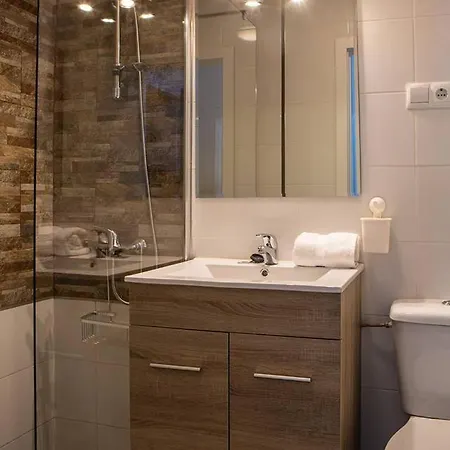 Lovely 3 Bedroom Next To Fuencarral *