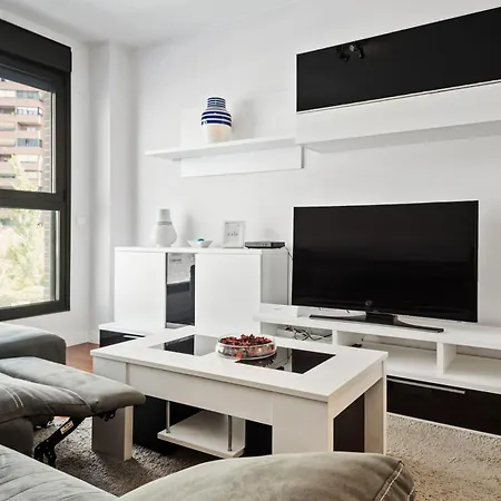 Modern 2 Bedroom Near Retiro Close To Metro Madrid