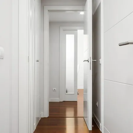 Apartment Modern 2 Bedroom Near Retiro Close To Metro Madrid
