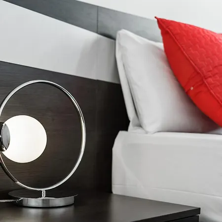 Modern 2 Bedroom Near Retiro Close To Metro Apartamento