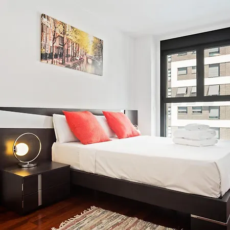 Modern 2 Bedroom Near Retiro Close To Metro Apartment *