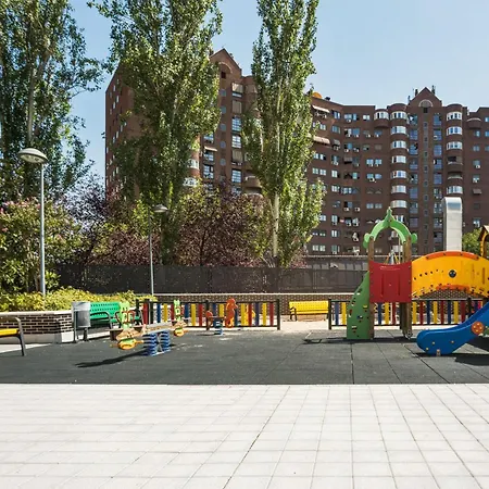 Modern 2 Bedroom Near Retiro Close To Metro Madrid