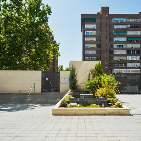Modern 2 Bedroom Near Retiro Close To Metro * Madrid