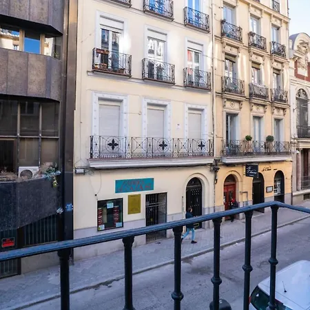 Stylish 2 Bedroom In The Heart Of * Madrid