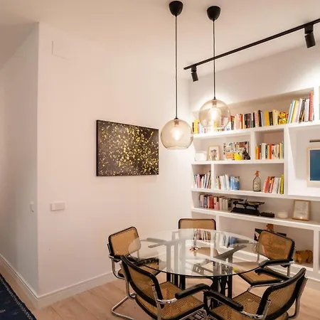 Stylish 2 Bedroom In The Heart Of Apartment