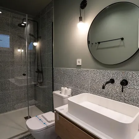 Stylish 2 Bedroom In The Heart Of