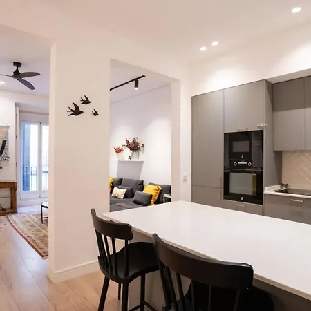Stylish 2 Bedroom In The Heart Of Apartment
