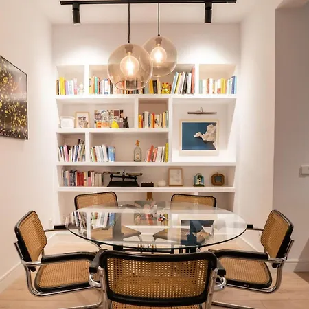 Apartment Stylish 2 Bedroom In The Heart Of *