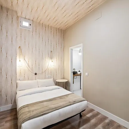 Spacious 3 Bedroom In Centro * Madrid