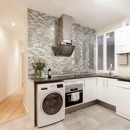 Tasteful Centre Rios Rosas - Business Ready Apartment *