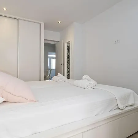 Alcam Castellana La Paz * Madrid