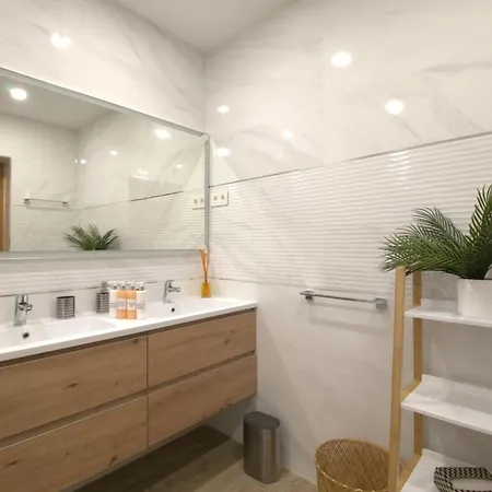 Cultural And Historical Heart - 7min From Plaza Mayor-palacioreal- Ac Equiped Madrid
