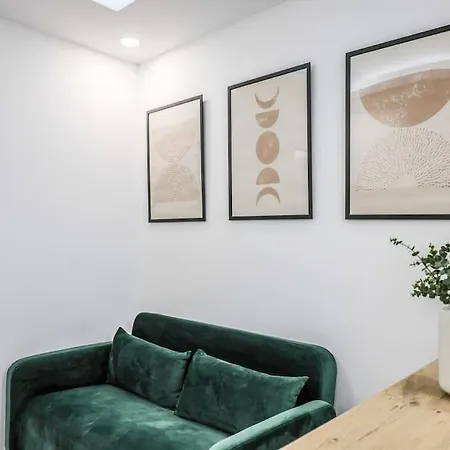 Luxe In Tetuan Madrid