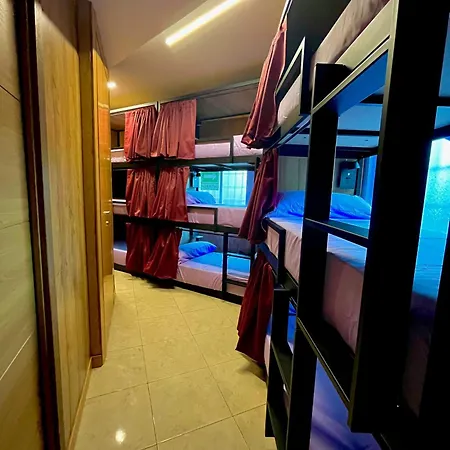 Vida Hostel *