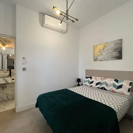 Loft8 Plaza Mayor Apartment *