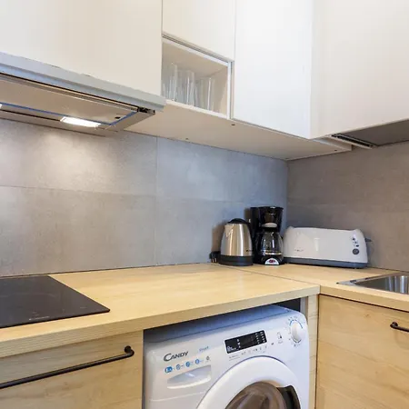 Universidad En Apartment