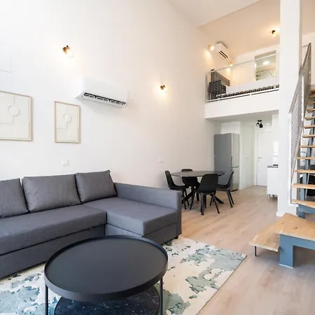 Loft Reformado Industrial Con Garaje *