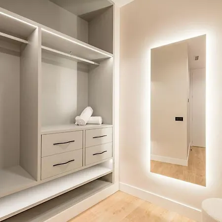 Centro Ix Calle Caballero De Gracia 2br 2bh Apartment