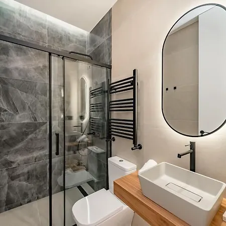 Centro Ix Calle Caballero De Gracia 2br 2bh *
