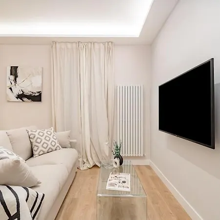 Centro Ix Calle Caballero De Gracia 2br 2bh Apartment