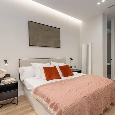 Centro Xiii Calle De La Paz 2br 2bh * Madrid
