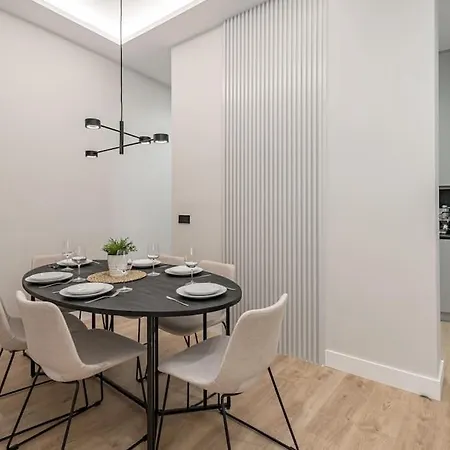 Centro Xiii Calle De La Paz 2br 2bh Apartment