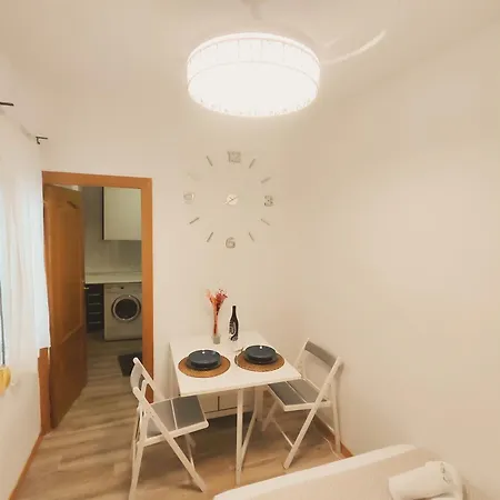 Skytitan House Apartamento *