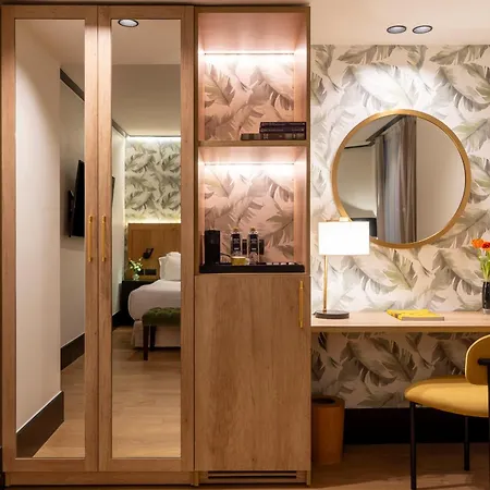 H10 Puerta De Alcala Hotel 4*