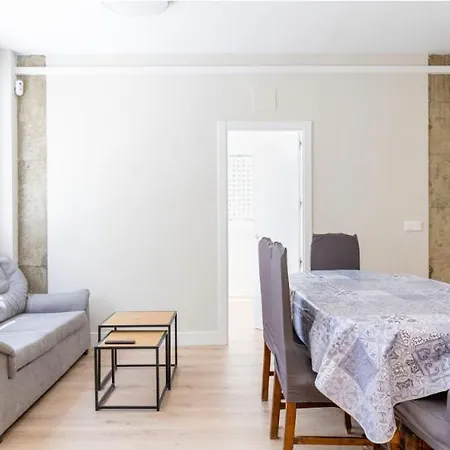 Apartment Contemporary 6bd For 12 Ventas