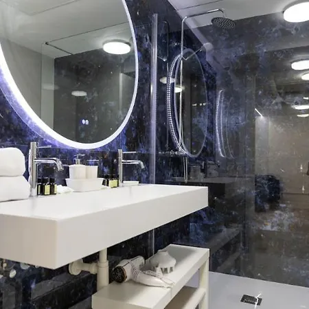 Contemporary 6bd For 12 Ventas Apartment *
